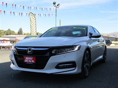 A 2019 Honda Accord TOURING HYBRID