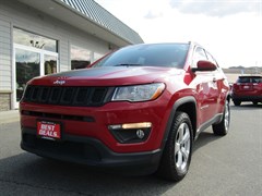 A 2017 Jeep Compass LATITUDE