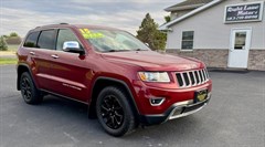 A 2015 Jeep Grand Cherokee LIMITED