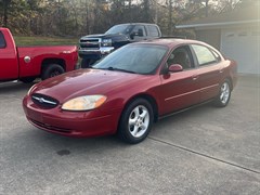 A 2001 Ford Taurus SES