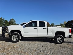 A 2015 Chevrolet Silverado K2500 HEAVY DUTY