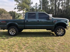 A 2008 Ford F350 SRW SUPER DUTY