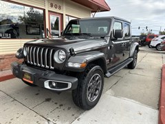 A 2023 Jeep Gladiator OVERLAND