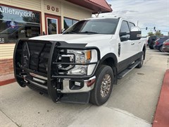 A 2020 Ford F350 SUPER DUTY