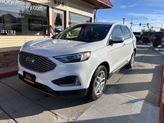 A 2023 Ford Edge SEL