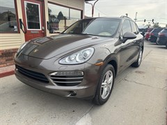 A 2014 Porsche Cayenne CAYENNE